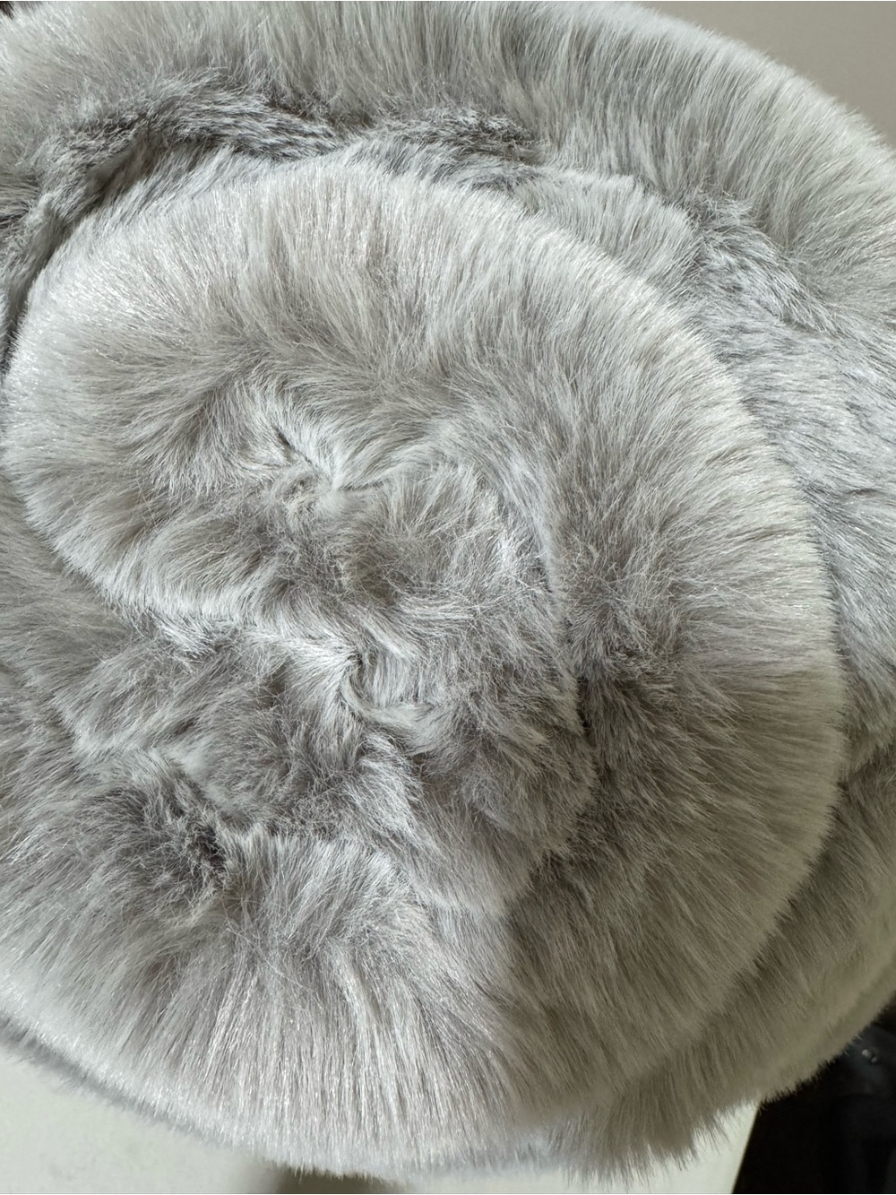 NEW Frye Luxe Faux Fur Reverses Throw Blanket 60 In x70 In Gray - Picture 2 of 3